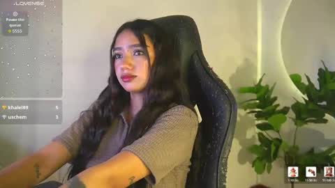 Snapshot of dalila_holly chatting on April 2026 11:48:01 PM Dalila online show from April 2026 11:48:01 PM