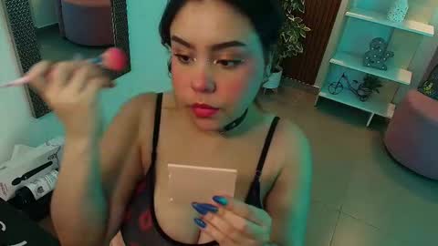 Dalila  online show from November 2025 07:39:02 PM