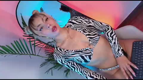 Snapshot of dalilathoms chatting on January 2026 09:05:02 PM dalilathoms online show from January 2026 09:05:02 PM