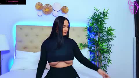 daliyaa_ online show from October 2025 12:17:02 PM