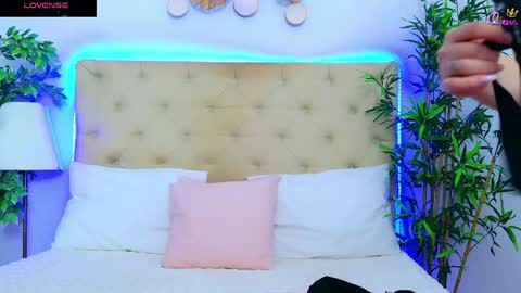 daliyaa_ online show from April 2026 11:57:01 AM