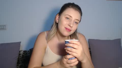 Maria online show from November 2025 09:57:02 PM