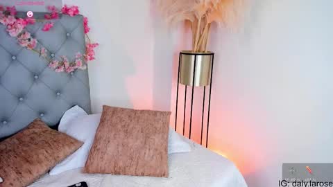 Dalyla online show from November 2025 01:43:03 PM