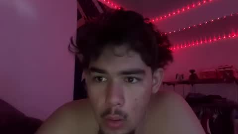 Snapshot of damiam_xj chatting on December 2024 03:28:01 PM damiam xj online show from December 2024 03:28:01 PM