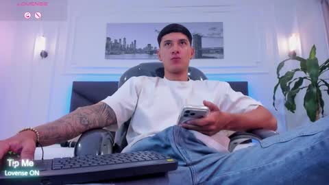 DAMIAN online show from December 2025 12:57:02 PM