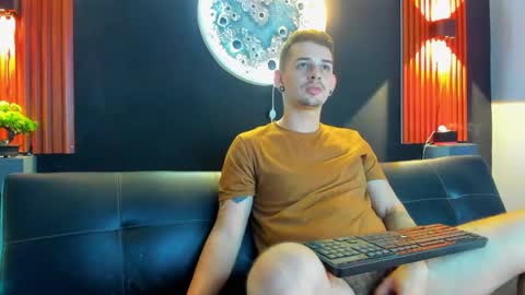 Damian Oliver online show from January 2025 04:49:02 AM