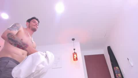 Snapshot of damian_bull chatting on October 2025 07:36:02 PM D A M I A N online show from October 2025 07:36:02 PM