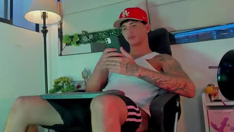 Snapshot of damian_queen chatting on November 2025 09:11:01 PM damian key online show from November 2025 09:11:01 PM