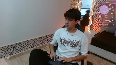 Snapshot of damian_tay chatting on April 2026 11:26:01 AM damian_tay online show from April 2026 11:26:01 AM