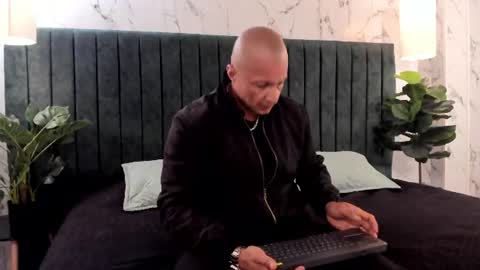 Damian  online show from July 2026 11:39:02 AM
