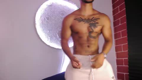 Snapshot of damiann_rees chatting on December 2024 10:45:01 PM instagram damiannreed. online show from December 2024 10:45:01 PM