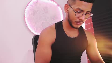 Snapshot of damiann_rees chatting on December 2024 02:11:02 PM instagram damiannreed. online show from December 2024 02:11:02 PM