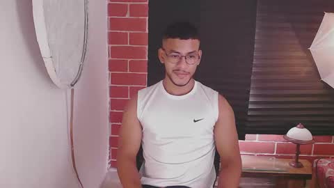 Snapshot of damiann_rees chatting on January 2025 02:32:01 PM instagram damiannreed. online show from January 2025 02:32:01 PM