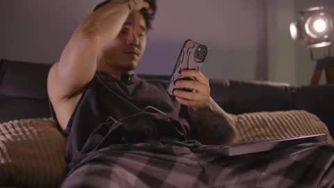 insta damn8   --------  online show from October 2025 10:32:02 PM