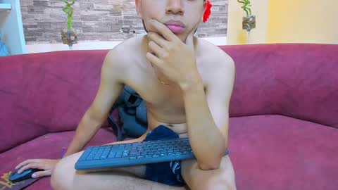 Snapshot of damibright chatting on February 2025 07:10:02 PM LIAM online show from February 2025 07:10:02 PM