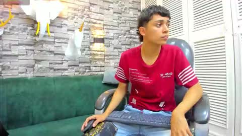 Snapshot of damibright chatting on November 2025 05:25:02 PM LIAM online show from November 2025 05:25:02 PM