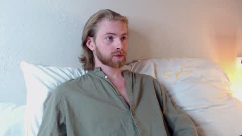 Snapshot of damien_diamond chatting on December 2024 10:23:01 PM damien_diamond online show from December 2024 10:23:01 PM