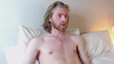 Snapshot of damien_diamond chatting on December 2024 08:16:01 PM damien_diamond online show from December 2024 08:16:01 PM