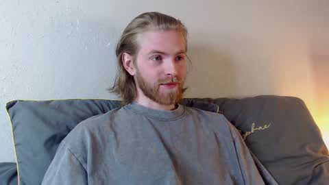 Snapshot of damien_diamond chatting on December 2024 06:14:01 PM damien_diamond online show from December 2024 06:14:01 PM