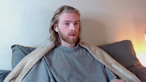 Snapshot of damien_diamond chatting on December 2024 09:18:02 PM damien_diamond online show from December 2024 09:18:02 PM