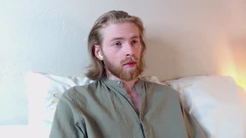 Snapshot of damien_diamond chatting on December 2024 05:29:02 PM damien_diamond online show from December 2024 05:29:02 PM