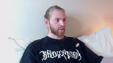 Snapshot of damien_diamond chatting on January 2025 06:45:02 PM damien_diamond online show from January 2025 06:45:02 PM