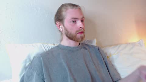 Snapshot of damien_diamond chatting on January 2025 12:07:01 AM damien_diamond online show from January 2025 12:07:01 AM