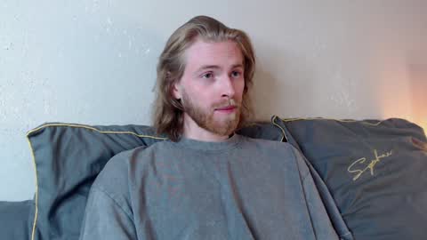 Snapshot of damien_diamond chatting on January 2025 03:52:01 PM damien_diamond online show from January 2025 03:52:01 PM