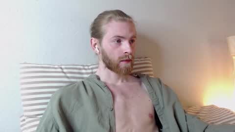 Snapshot of damien_diamond chatting on March 2025 09:36:02 PM damien_diamond online show from March 2025 09:36:02 PM