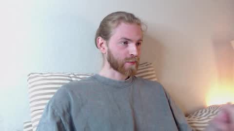 Snapshot of damien_diamond chatting on March 2025 11:01:02 PM damien_diamond online show from March 2025 11:01:02 PM