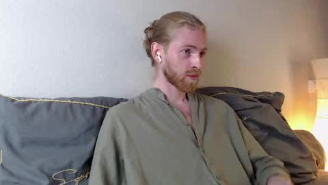 Snapshot of damien_diamond chatting on September 2025 09:38:01 PM damien_diamond online show from September 2025 09:38:01 PM