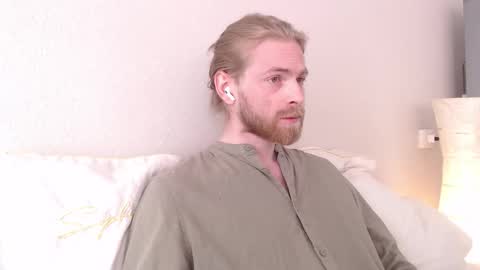 Snapshot of damien_diamond chatting on October 2025 08:04:01 AM damien_diamond online show from October 2025 08:04:01 AM