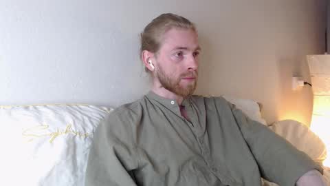 Snapshot of damien_diamond chatting on October 2025 06:19:02 PM damien_diamond online show from October 2025 06:19:02 PM