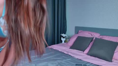 Snapshot of damn_bae__ chatting on November 2025 02:34:01 AM Julia online show from November 2025 02:34:01 AM