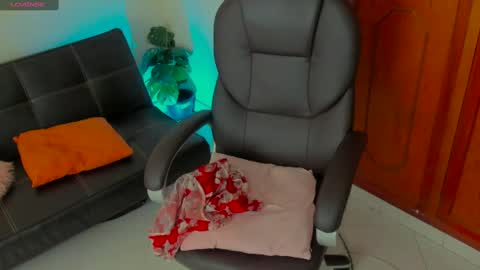 Snapshot of damn_fantasy chatting on February 2025 06:09:01 AM Kary-- independent model Schedule 0530am-1000am colombian time online show from February 2025 06:09:01 AM