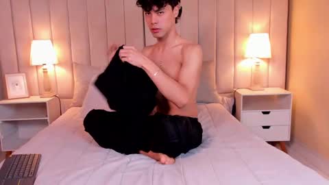 Snapshot of damon_nort chatting on December 2024 01:45:02 PM DEMON NORTH online show from December 2024 01:45:02 PM