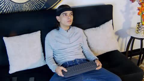 Damon online show from November 2025 12:06:02 PM