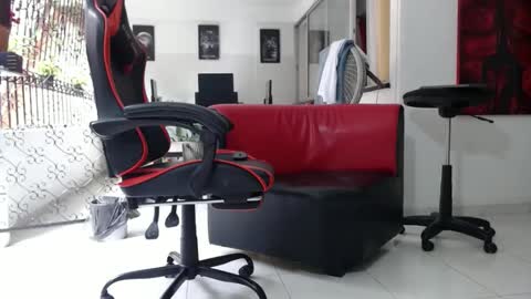 Snapshot of damyan_2003 chatting on December 2024 02:27:01 PM damyan_2003 online show from December 2024 02:27:01 PM