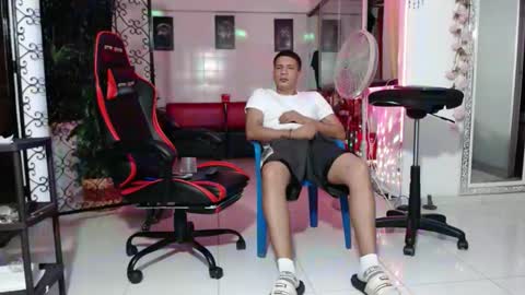 Snapshot of damyan_2003 chatting on January 2025 01:13:02 AM damyan_2003 online show from January 2025 01:13:02 AM