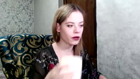 Dana SmileX online show from November 2025 07:24:01 PM