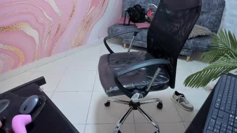 Danaa Rey online show from February 2025 05:48:02 PM