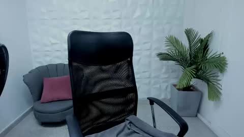 Danaa Rey online show from March 2025 11:49:02 AM