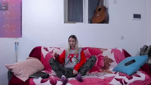 Snapshot of danamily chatting on December 2024 01:53:02 PM Denisa personalized vinyl photo wallpaper 95-cm length 239-cm height with danamilys autograph or photo on request personaliz online show from December 2024 01:53:02 PM