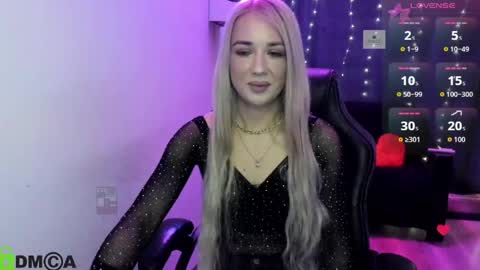dances_queen online show from April 2026 07:17:02 AM
