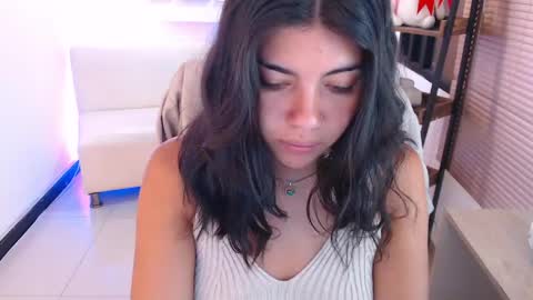 Veronica online show from May 2026 12:00:02 PM