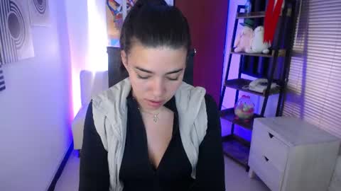 Veronica online show from July 2026 12:03:02 PM
