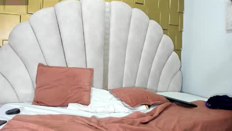 Daniel  online show from October 2025 03:36:02 AM