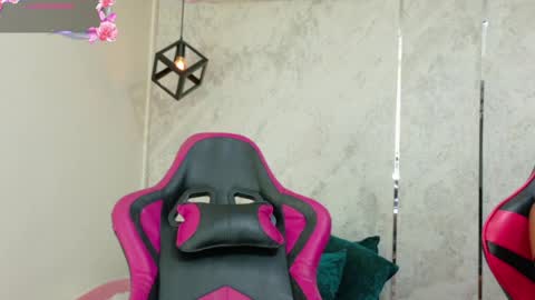 Snapshot of dani_lue chatting on April 2026 02:47:02 PM dani_lue online show from April 2026 02:47:02 PM