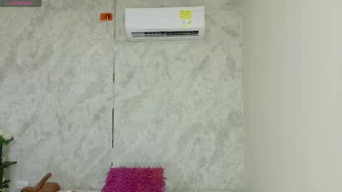 Snapshot of dani_lue chatting on May 2026 12:32:01 PM dani_lue online show from May 2026 12:32:01 PM