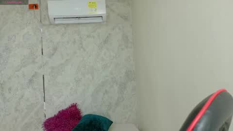 Snapshot of dani_lue chatting on May 2026 12:23:02 PM dani_lue online show from May 2026 12:23:02 PM